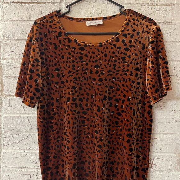 Drapers & Damon's Animal Print Velour Short Sleeve Top M - Picture 1 of 8